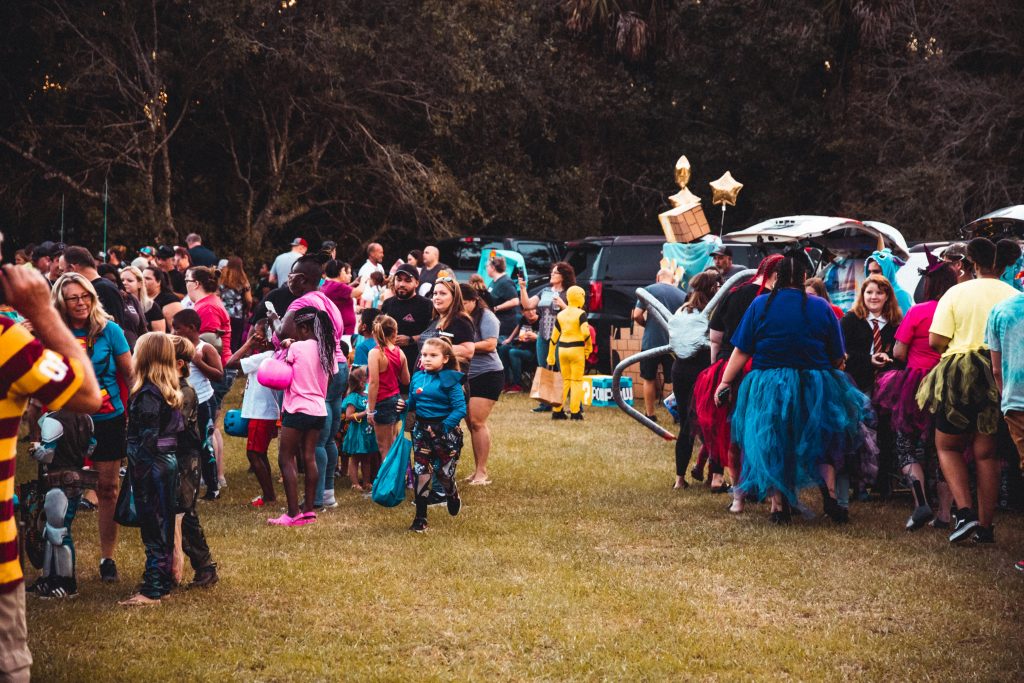 trunk or treat turns a Halloween nightmare into a real tradition for families of all mobilities. 
